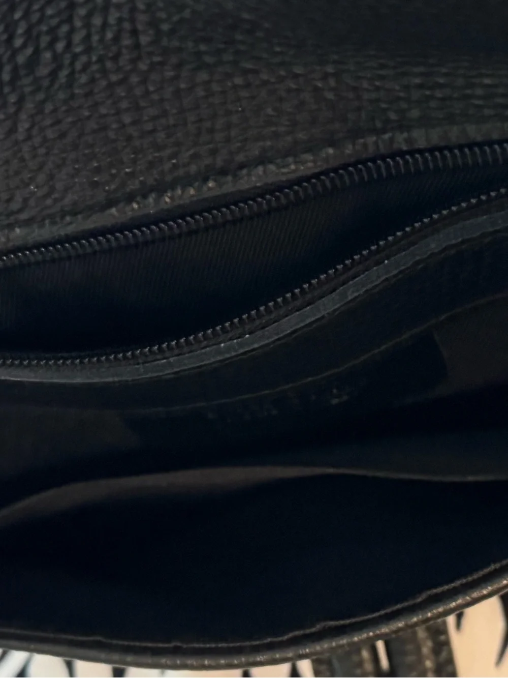 Black Women's Leather Knot-Handle bag - Picture 2 of 4